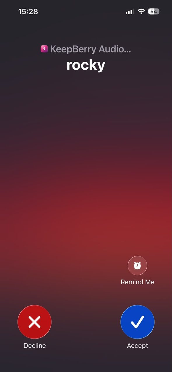 Full-screen incoming call on iPhone